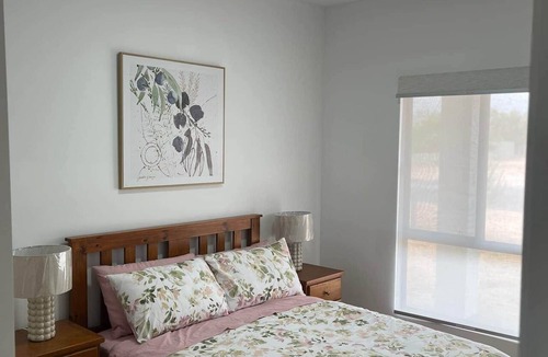 Moonta Bay House | Moonta Bay Hideaway in Moonta Bay offers a spacious holiday home .