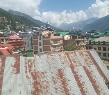 New Manali Hotel | Mountain fall Bliss