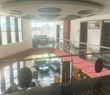 New Manali Hotel | Mountain fall Bliss
