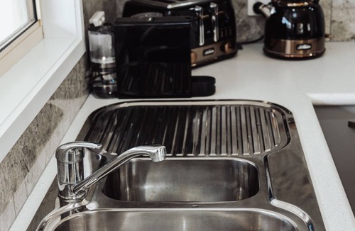Metung Cottage | Mountford Cottage - Close to Metung Hot Springs & Golf Course
