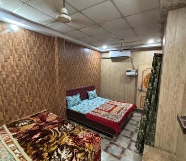 Misrikh Hotel | Naimisharanya Residency