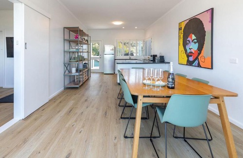 Blueys Beach House | Nautilus At Blueys . Beachfront