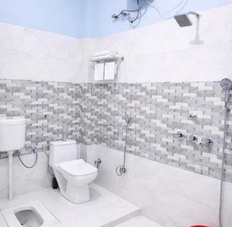 Phulpur House | Near Sangam Stay Inn