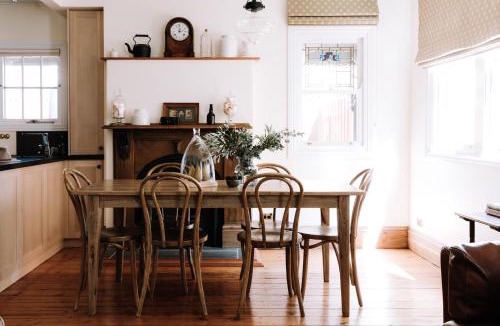 Beechworth House | Ned Kelly’s Marlo Cottage - in the best Beechworth location