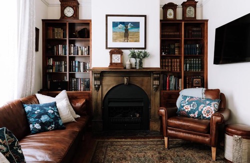 Beechworth House | Ned Kelly’s Marlo Cottage - in the best Beechworth location