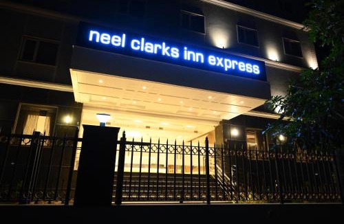 Taj Ganj Hotel | Neel Clarks Inn Express
