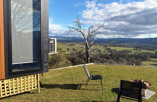 Allans Flat House | Nichol Road Hideaway 2 at Annie's Retreat by Tiny Away