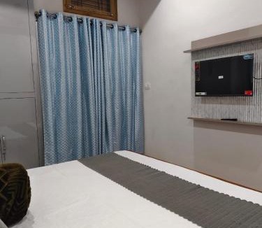 Varanasi Hotel | Nidhipataye Homestay