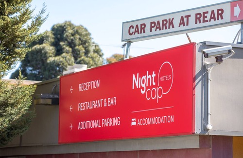 Coolaroo Hotel | Nightcap at Coolaroo Hotel