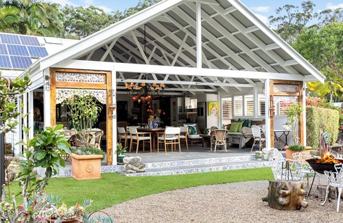 Doonan Bed & Breakfast | Noosa Valley Manor B&B Retreat
