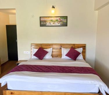 Kaul Hotel | Oak Essence