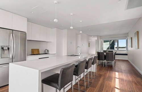 Magenta Shores House | Ocean View Retreat
