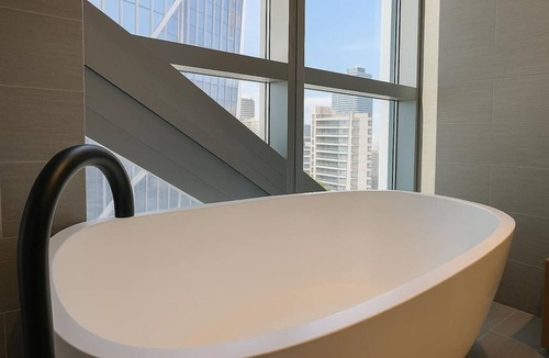 Surfers Paradise Apartment | Oceanfront Luxury 2 BR Family Apt