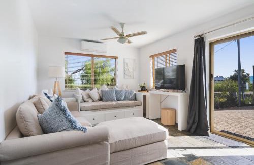 Peppermint Grove Beach House | Oceanview Manor by "Peppy Beach Retreats" - Two Houses in One with Panoramic Views