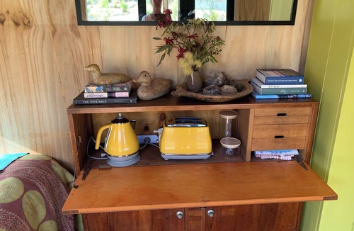 Friendly Beaches Cabin | Off Grid private wildlife nature reserve. 20mins to Wineglass Bay, Freycinet