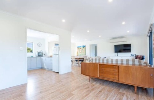 Pelican Lagoon House | One One Two Kangaroo Island Family Beach Shack