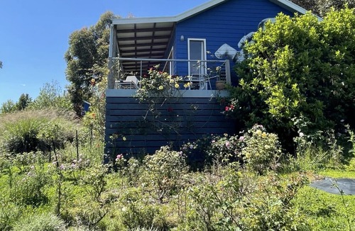 Tarrawarra Cottage | Outlook Hill Garden Estate-Moderne Cabine