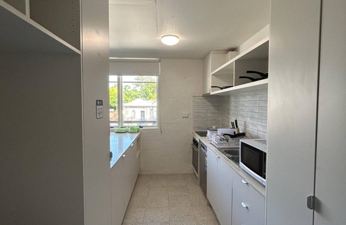 Carlton Hostel | Ozihouse Group
