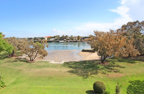 Mooloolaba Apartment | Pago Pago 4 - Spacious 2 Bedroom Apartment on Mooloolaba Spit