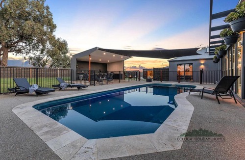 Moama House | Palamcotta Lodge - Echuca Holiday Homes