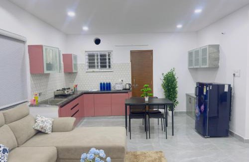 Kondapur Apartment | Palapitta PP Suvarna Nilayam 2BHK Apartment by Charter Stays