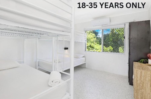 Maroochydore Hostel | Palms on Parker Backpackers