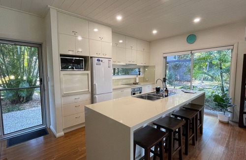 Arakoon House | Pandanus - Relaxing home near beautiful beaches.