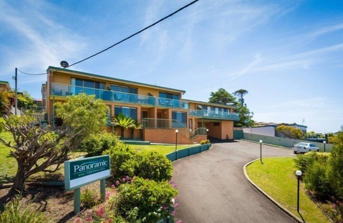 Merimbula Apartment | Panoramic Townhouses By Lisa 3 bedroom pet friendly apartment.