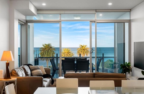 Victor Harbor Apartment | Paradise Peak - Ocean Views in Central Victor Harbor