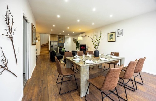 Braybrook House | Parkside Ember Luxe w/Campfire and Entertainment Lounge