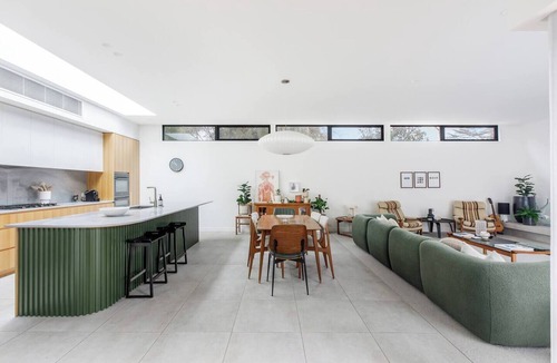 Rosebud House | Pavilion Verde Designer Retreat near Rosebud Beach