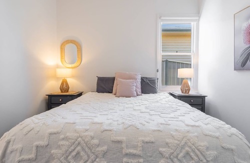 Golden Square House | Peaceful Cottage on Curnow