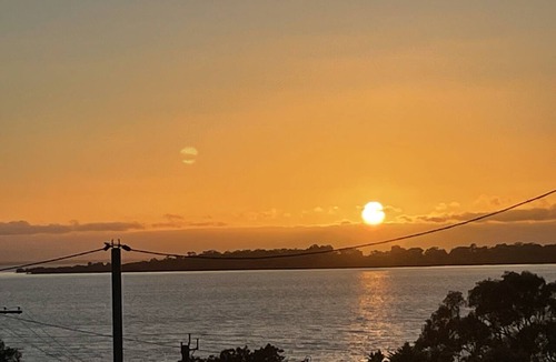Dawesville House | Peaceful Estuary Views. Huge family home with table tennis, kayak and basketball