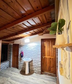 Bhimtal House | Peaceful Mountain Cottage