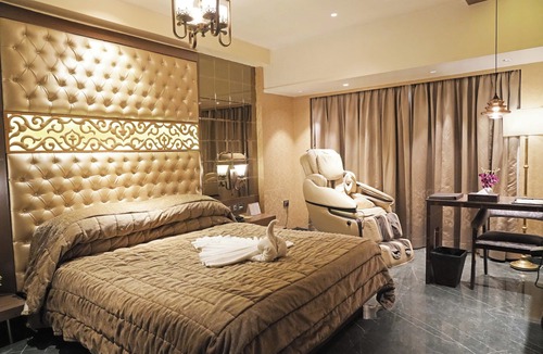 Marol Hotel | Peninsula Redpine