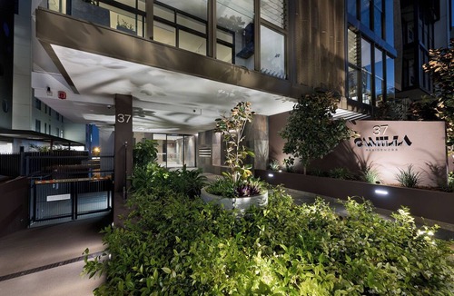 Perth Central Business District Apartment | Penthouse | Private Rooftop Pool & Perth Skyline