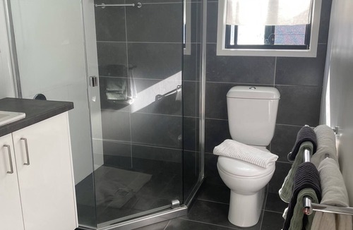 Sandgate House | perfect position, well maintained home with added comforts for a luxurious stay
