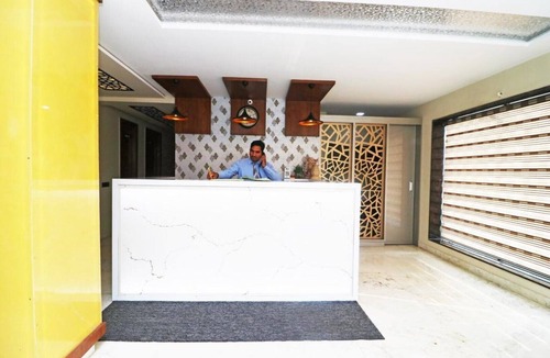 Taj Ganj House | Perfect room with own kichennette and bath