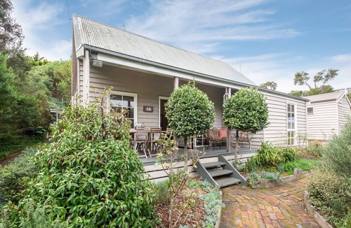 Rye House | Pet Friendly - The Observation Loft at Rye