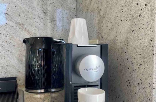 Caulfield North Apartment | Pharaoh’s Retreat in leafy Caulfield