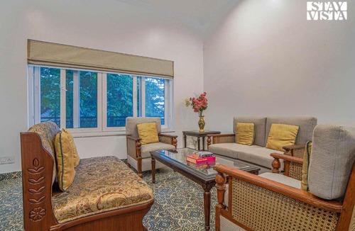 The Mall Road Villa | Pineview at Albert Estate by VEO, StayVista - 3BHK with BBQ