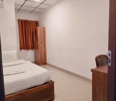 Kakkanad Hotel | POSH Residency
