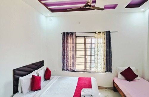 Kumbalgodu Hotel | PPH Living Jai Maruthi Boarding&Lodging