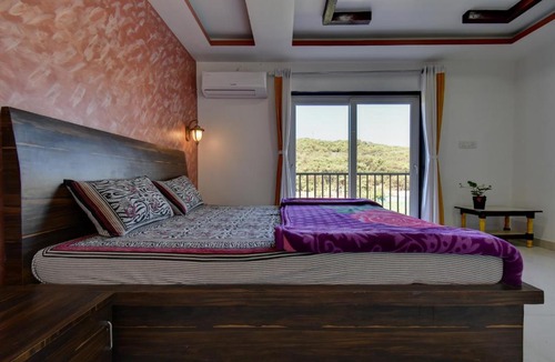 Mahabaleshwar Bed & Breakfast | Prashant cottages