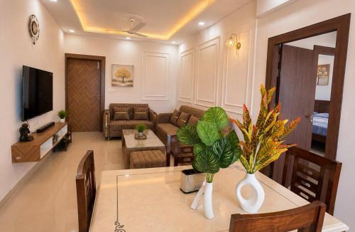 Taj Ganj Apartment | Premium Aura Stays 2 BHK Luxury Family Stay
