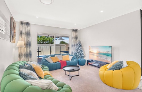 Perth House | Premium Central Cosy Large Family Friendly Home w/Piano & Pool