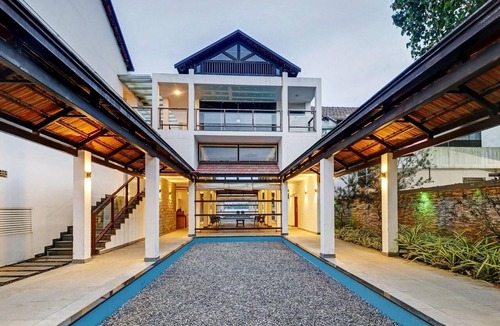 Vypin House | Premium Deluxe Palette Sealine Stay 2