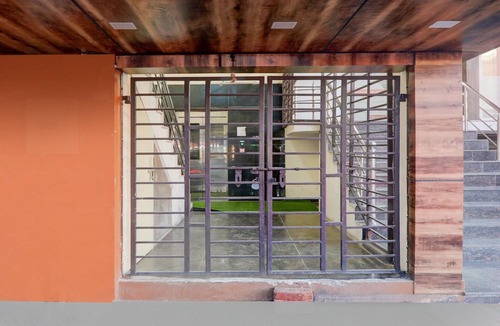 Mohangarh House | Premium Hotel O IIM Road Lucknow