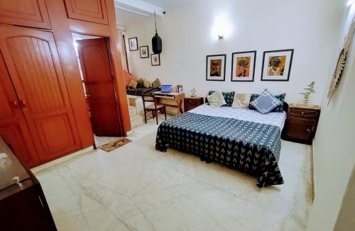 South Extension House | Prime Location Stay near AIIMS, Pragati Maidan, CP & Metro