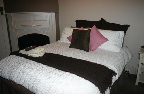 Albury House | Primrose Cottage